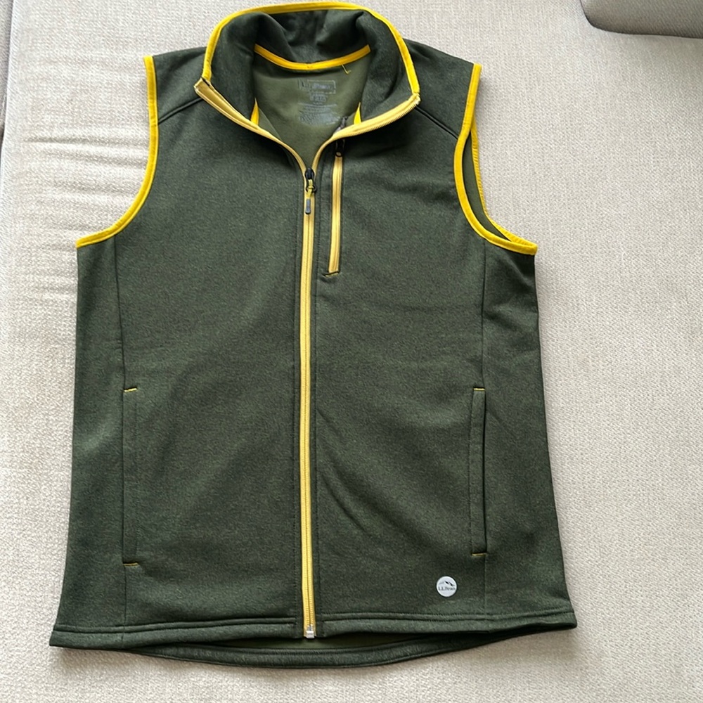 L.L.Bean Men’s Mountain Fleece Vest Slightly Fitter Size Small